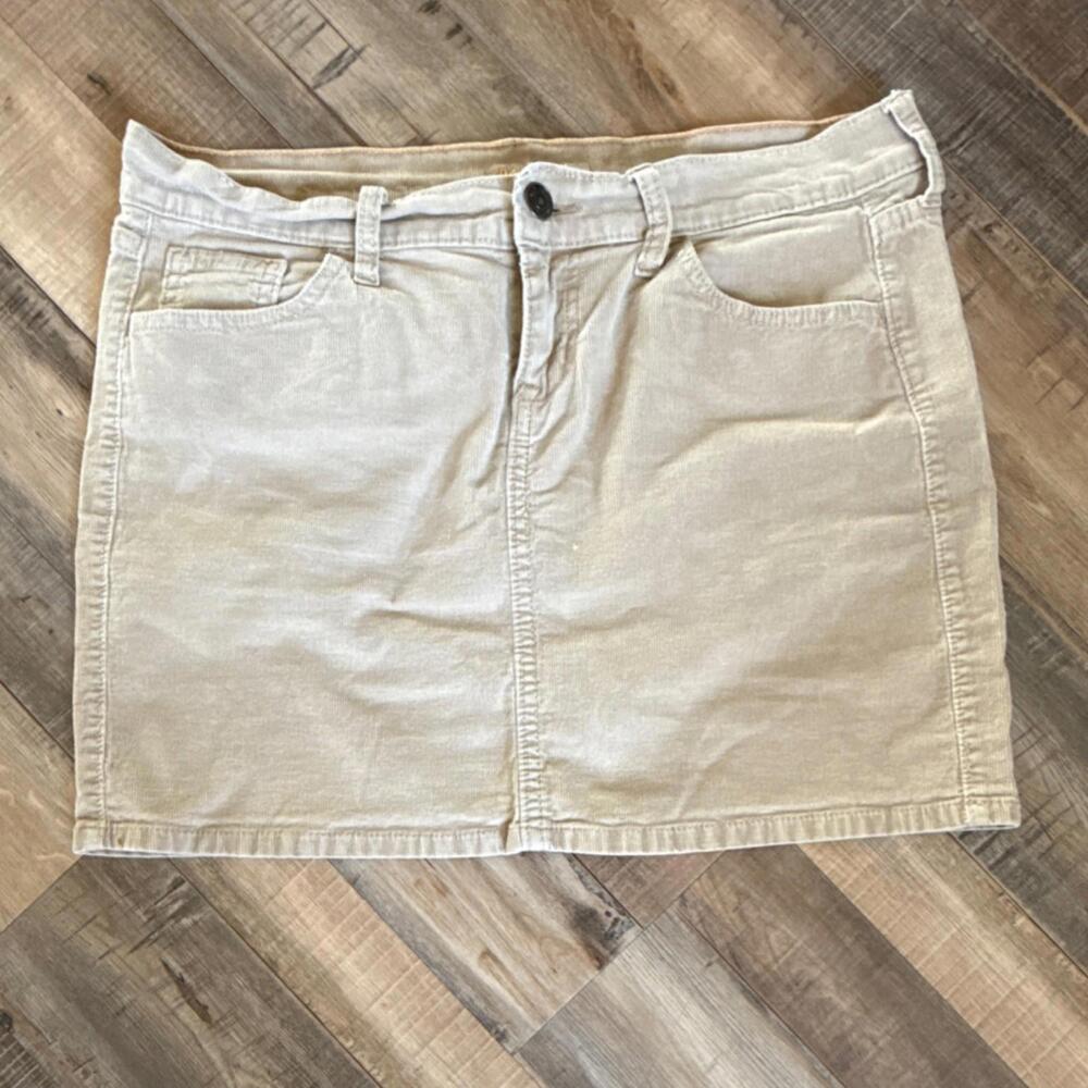 Y2K Old Navy Corduroy Straight Mini Skirt Beige Size 4‎ Regular Button Pockets